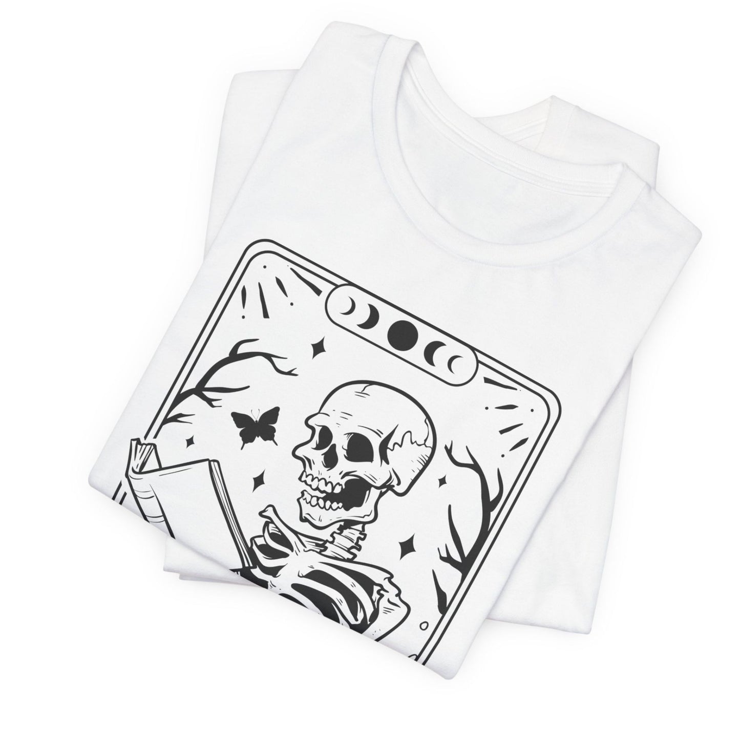 Tarot T-Shirt The Reader – Mystisches Buch-Shirt für Leseratten & Spirituelle – Okkultes Design