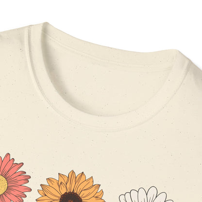 Peace & Kindness T-Shirt – Blumenmotiv für Frauen – Positives Statement Shirt Damenmode