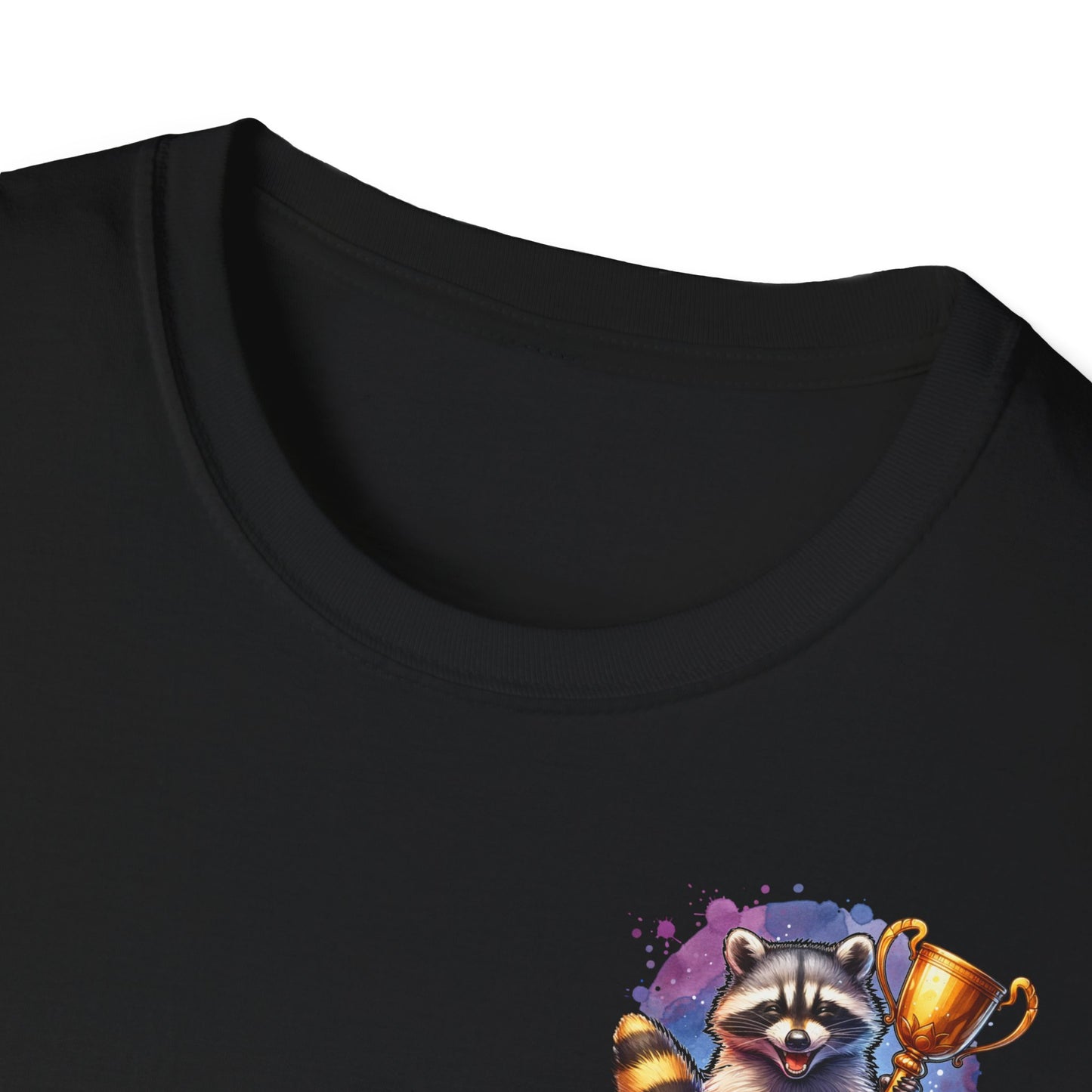 Dad Joke Champion T-Shirt – Lustiges Funshirt mit Rückendruck – Pokal & Waschbär Design