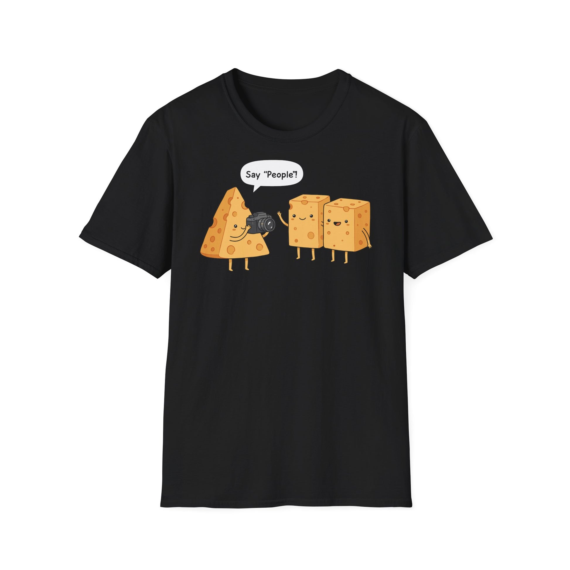 Schwarzes Unisex T-Shirt mit Cartoon-Käsefiguren, die ein Foto machen und dem Spruch „Say People?“ als Wortspiel auf „Say Cheese“