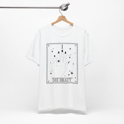 hängendes weißes Tshirt "DIe Braut" im Tarot Karten Style