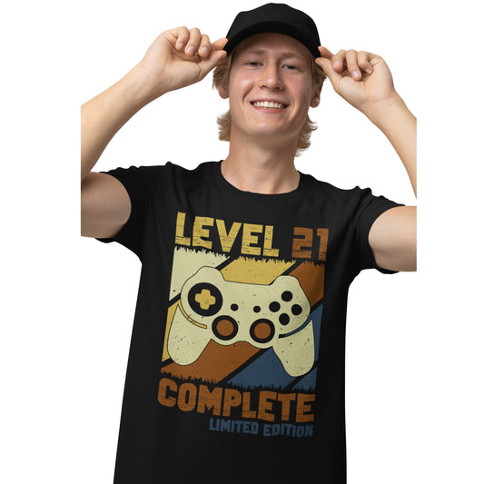 Schwarzes T-Shirt mit Retro-Gaming-Design und Schriftzug „Level 21 Complete – Limited Edition“ mit Gamecontroller
