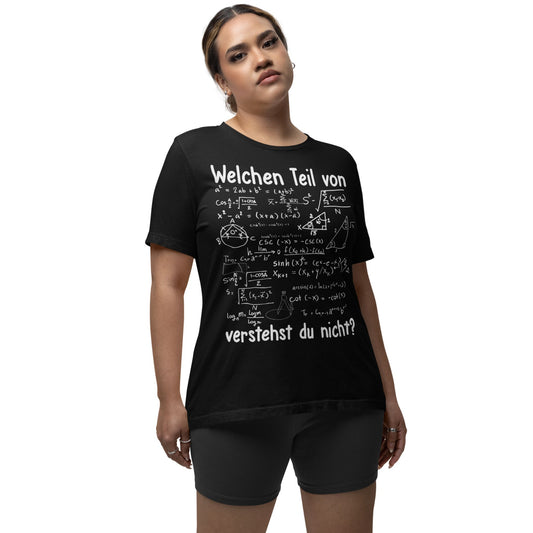Frau trägt Schwarzes Mathe Humor T-Shirt mit komplexen Formeln und Spruch „Welchen Teil verstehst du nicht?“ – Funshirt für Damen und Herren