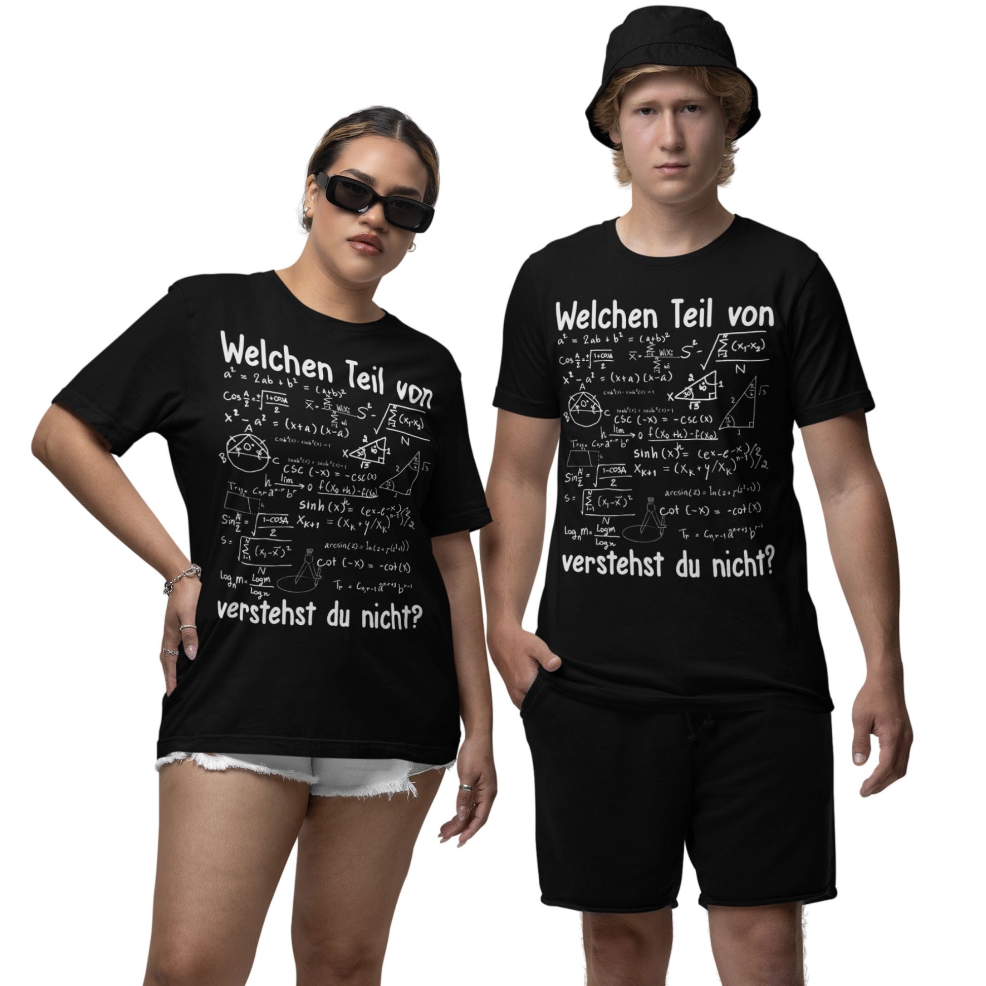 Mann und Frau tragen Schwarzes Mathe Humor T-Shirt mit komplexen Formeln und Spruch „Welchen Teil verstehst du nicht?“ – Funshirt für Damen und Herren