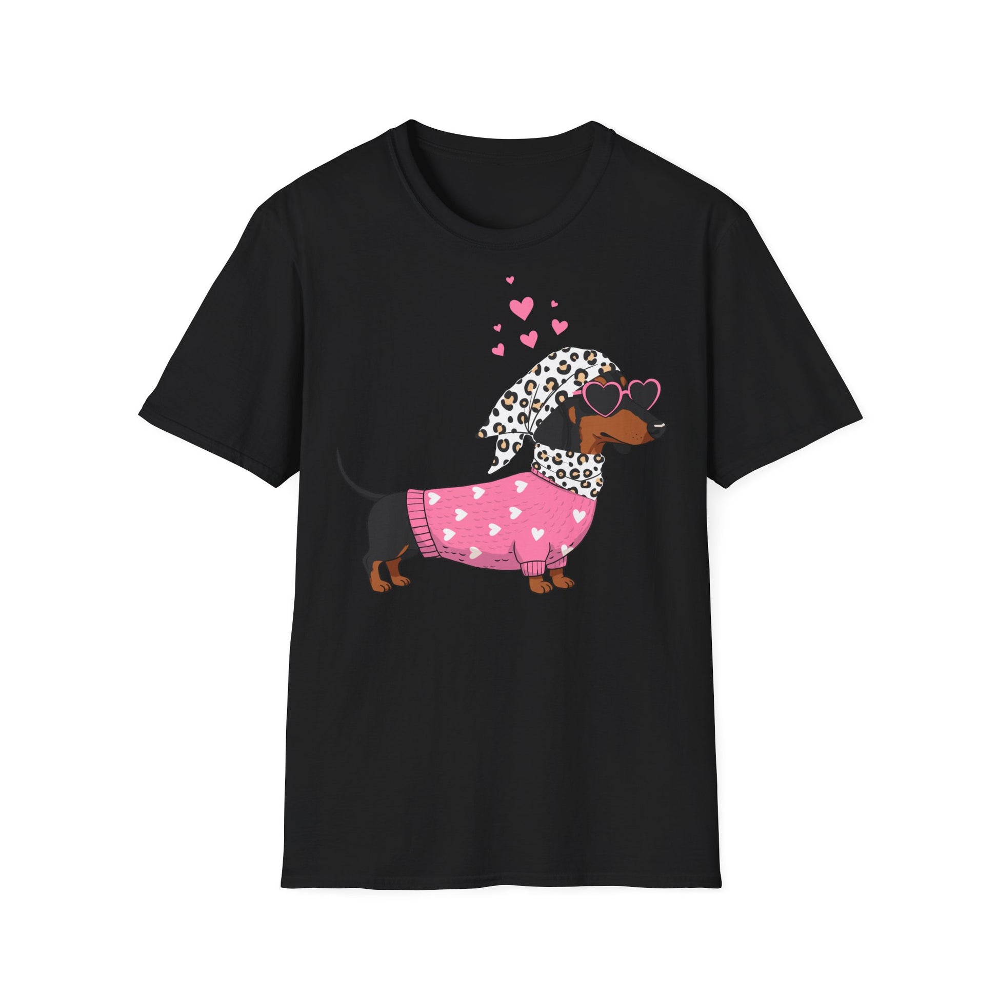 Schwarzes Dackel T-Shirt mit pinkem Herz-Sweater, Leoparden-Tuch und Herz-Sonnenbrille – Valentinstag & Hundeliebhaber Shirt