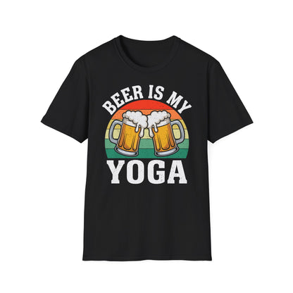 Schwarzes T-Shirt mit Retro-Design, zwei Bierkrüge stoßen an, darüber der Text „Beer is my Yoga“ – perfektes Shirt für Bierliebhaber