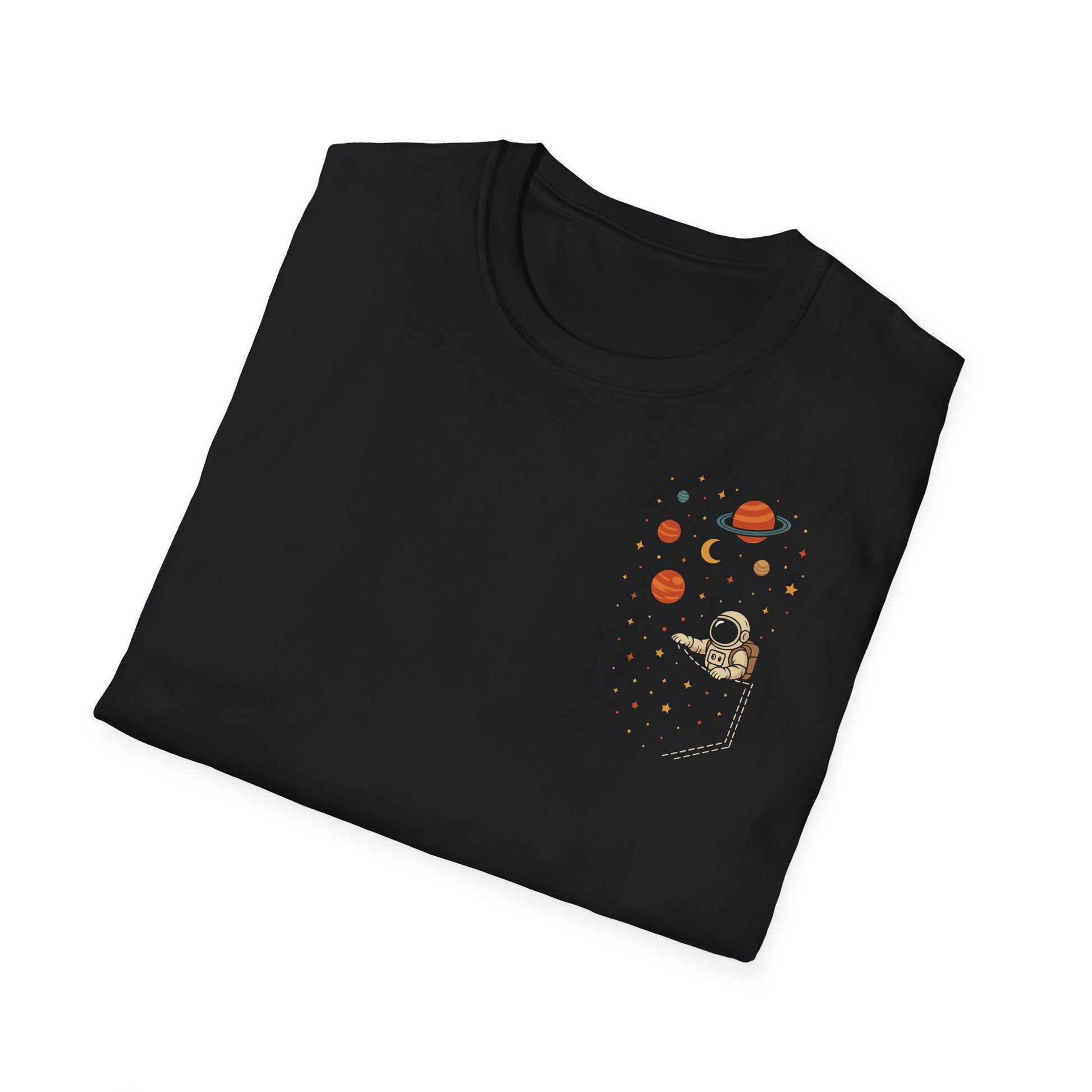 Schwarzes Astronauten T-Shirt mit Weltall und Planeten im Brusttaschen-Look – Unisex Shirt für Weltraum- und Sci-Fi-Fans