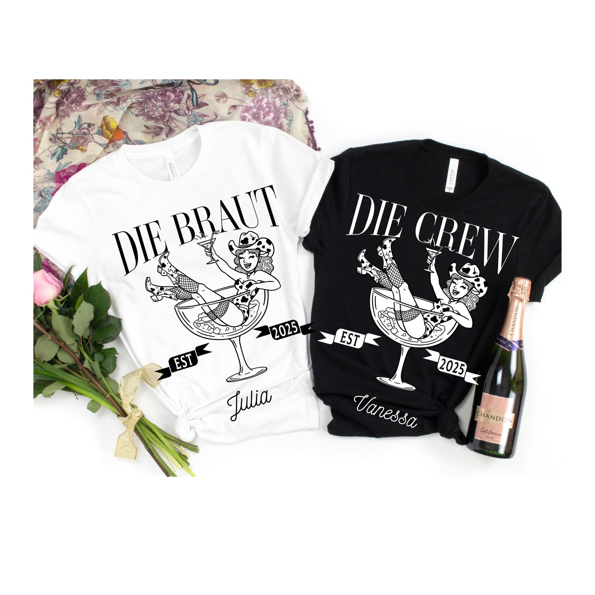 Zwei JGA-Shirts für Damen mit Aufdruck „Die Braut“ und „Die Crew 2025“, dazu Rosen und Sektflasche – ideal für den Junggesellinnenabschied