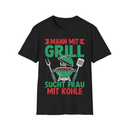 Schwarzes T-Shirt mit Grill und Grillbesteck sowie dem Spruch „Mann mit Grill sucht Frau mit Kohle“ – witziges BBQ-Shirt für Männer

