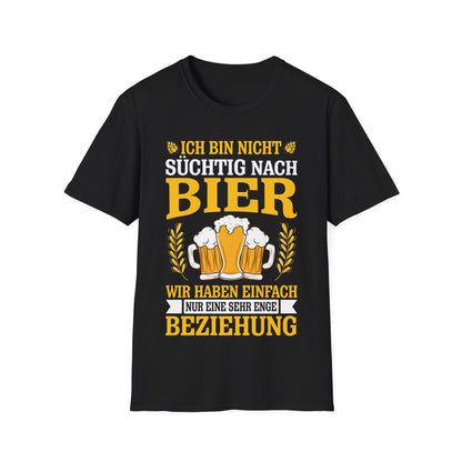 Lustiges Bier T-Shirt – „Ich bin nicht süchtig, nur sehr verbunden“ – Partyshirt für Herren