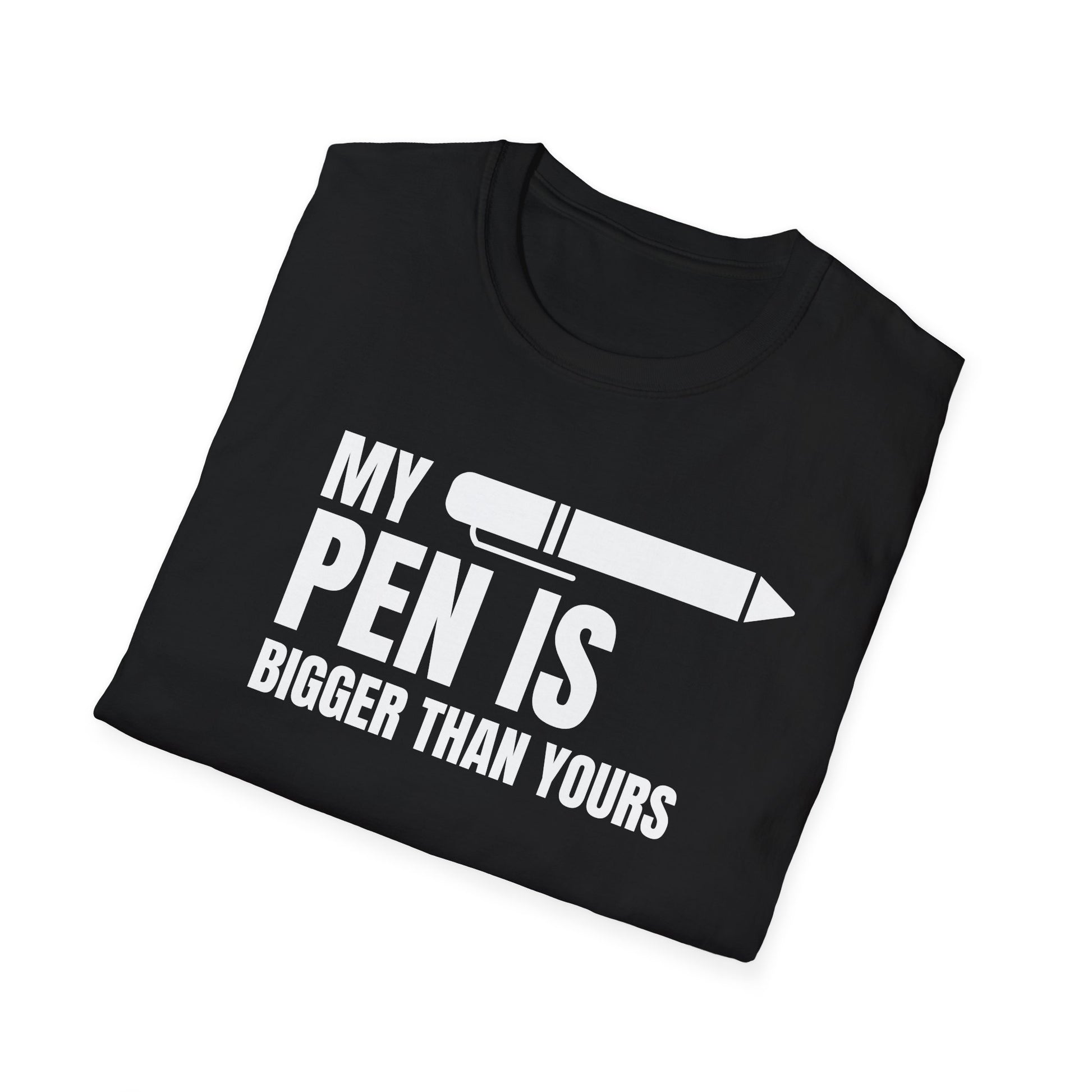 T-Shirt für Männer mit dem lustigen und humorvollen doppeldeutigen Spruch 'my pen is bigger than yours' – mit Stift als Motiv.
