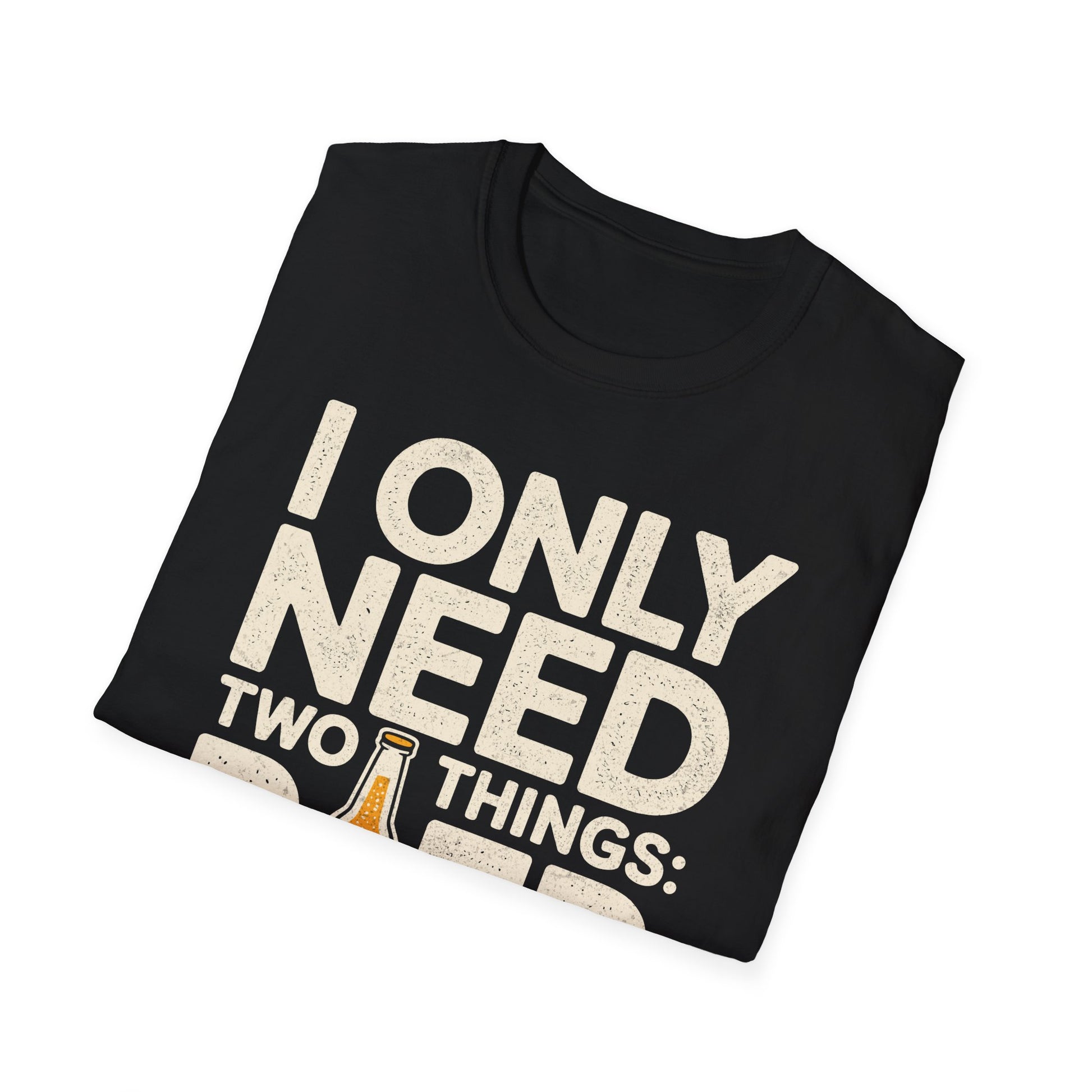Schwarzes T-Shirt mit Aufdruck "I Only Need Two Things: Bier & My Ruhe" in Vintage-Optik – lustiges Bierliebhaber Shirt für Kneipe, Festival und Grillparty gefaltenes Shirt