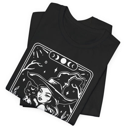 The Witch Tarot T-Shirt – Mystisches Unisex Shirt für Hexen & Katzenfans