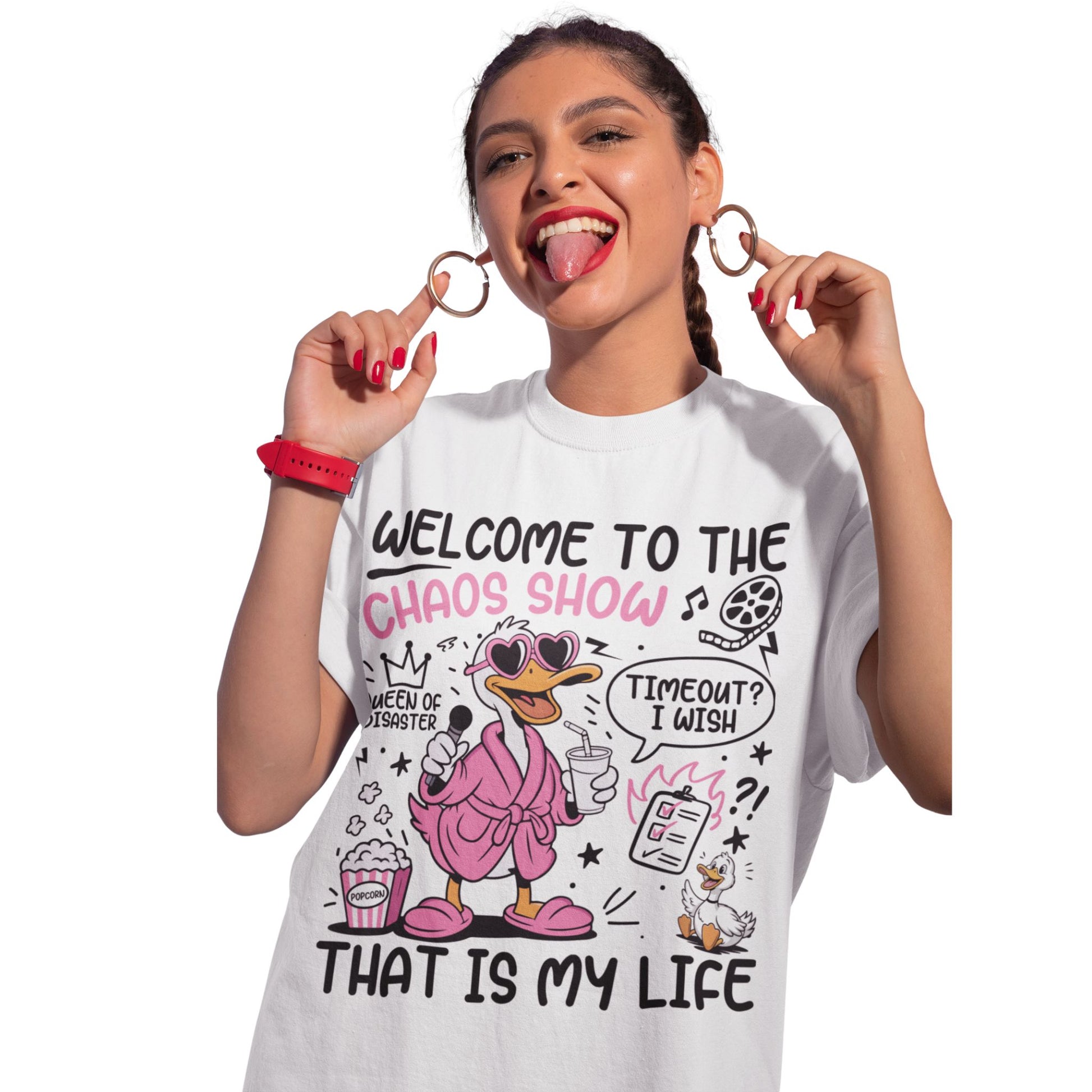Damen T-Shirt mit Gans im pinken Bademantel und Spruch 'Welcome to the Chaos Show' – witziges Motiv für Frauen