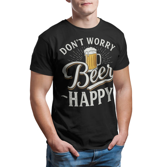 Mann trägt Schwarzes T-Shirt mit Aufdruck „Don’t Worry Beer Happy“ und Bierkrug-Motiv – lustiges Unisex-Shirt für Kneipe, Party & Festival

