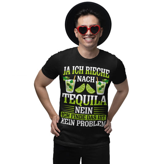 Schwarzes T-Shirt mit grün-weißem Aufdruck „Ja ich rieche nach Tequila – Nein, ich finde das ist kein Problem“ mit Cocktail- und Limetten-Motiv