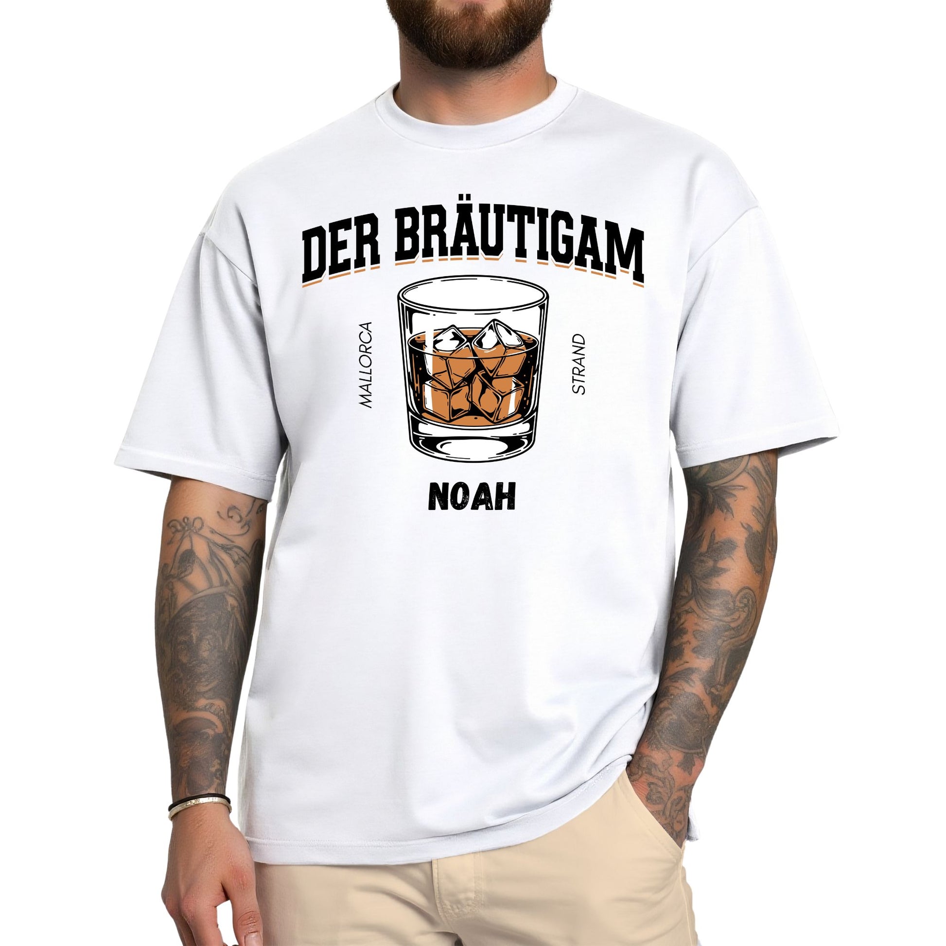 Shirt für den Bräutigam; weiß mit Aufdruck "Der Bräutigam" Whiskey Glas und personalisierbar mit Ort und Name 