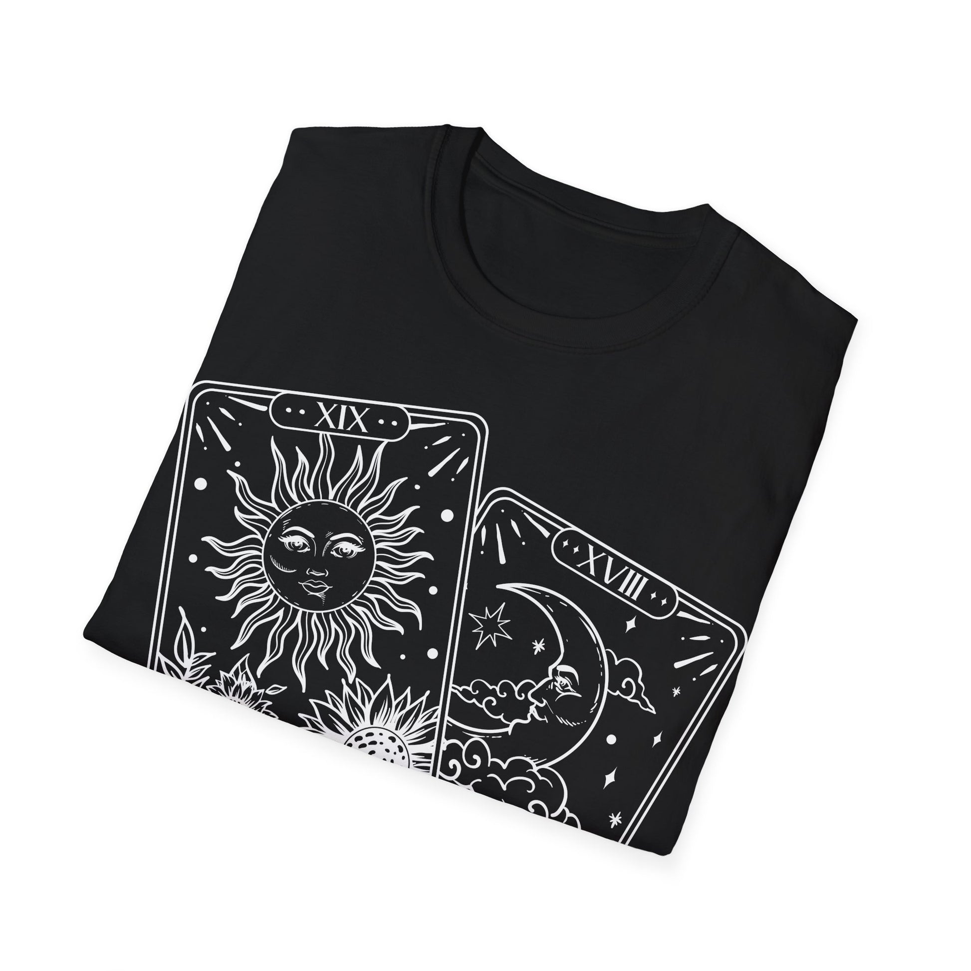 The Sun & Moon Tarot T-Shirt – Unisex Shirt mit mystischem Sonne-und-Mond-Motiv im Tarotkarten-Stil