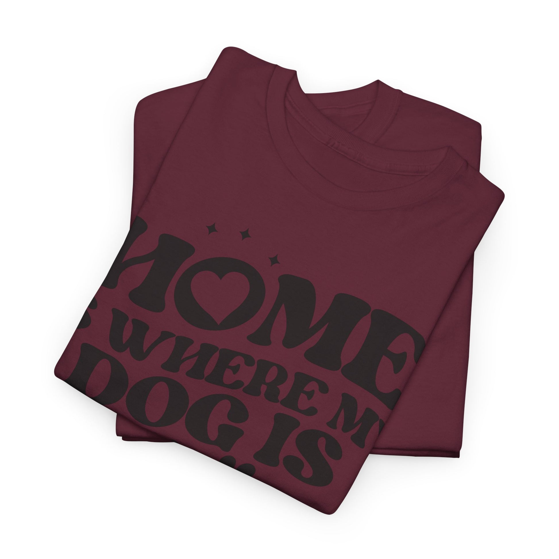 gefaltenes maroon tshirt mit druck