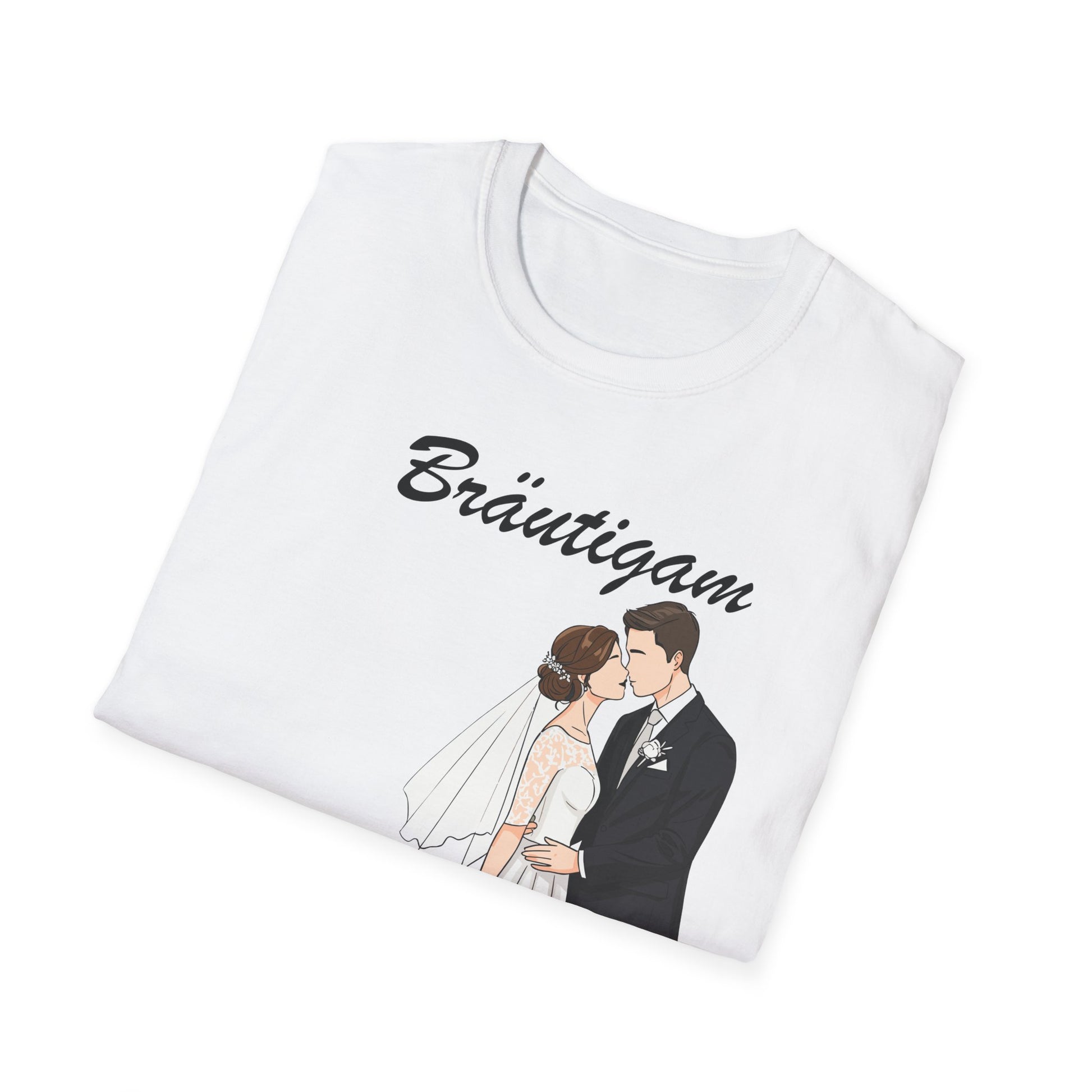 Gefaltetes weißes T-Shirt mit dem Schriftzug „Bräutigam“ und einer liebevollen Illustration eines Brautpaares – perfekt für den Hochzeitstag oder JGA.