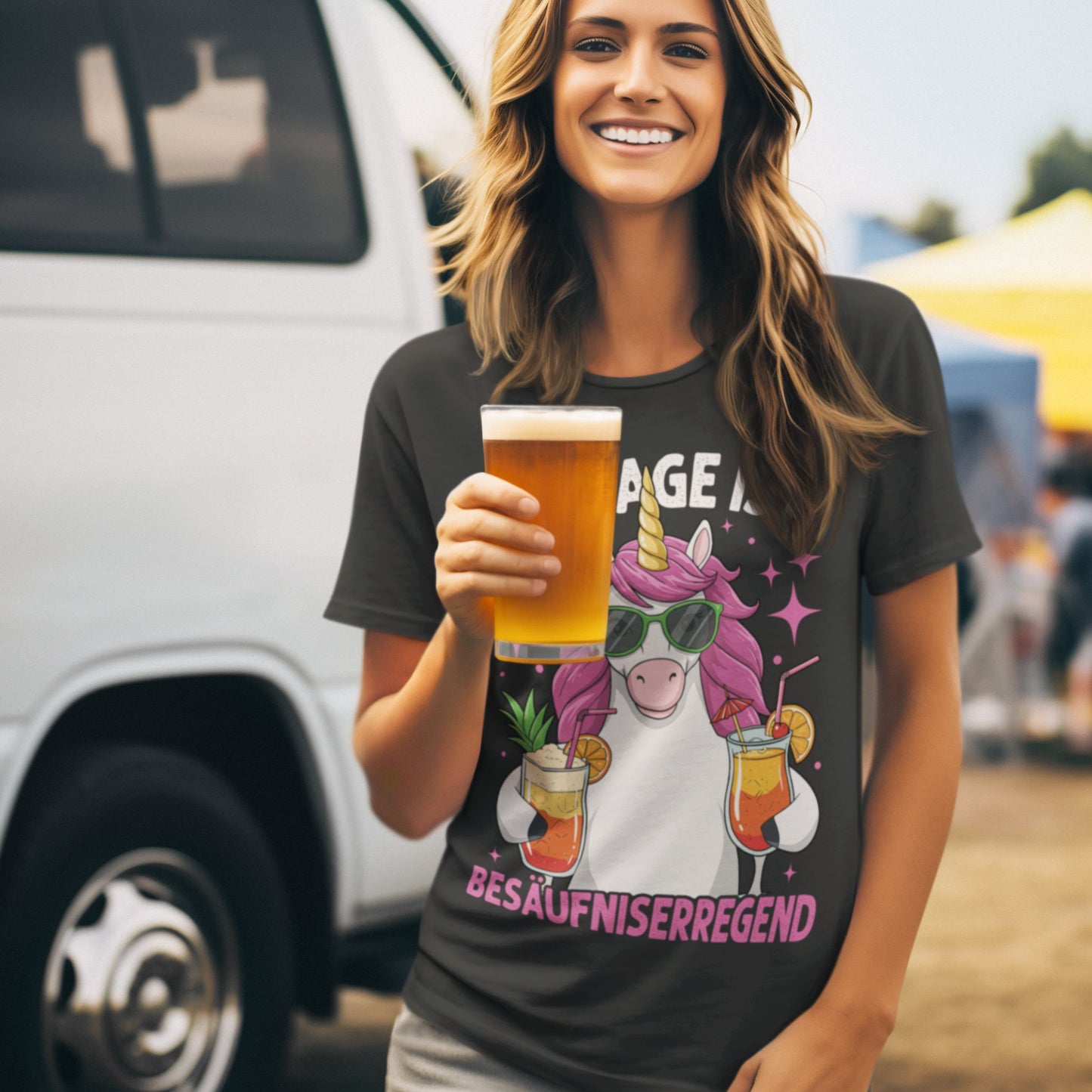 Unisex T-Shirt mit Einhorn und Spruch 'Die Lage ist besäufniserregend' – witziges Partymotiv mit Cocktails"