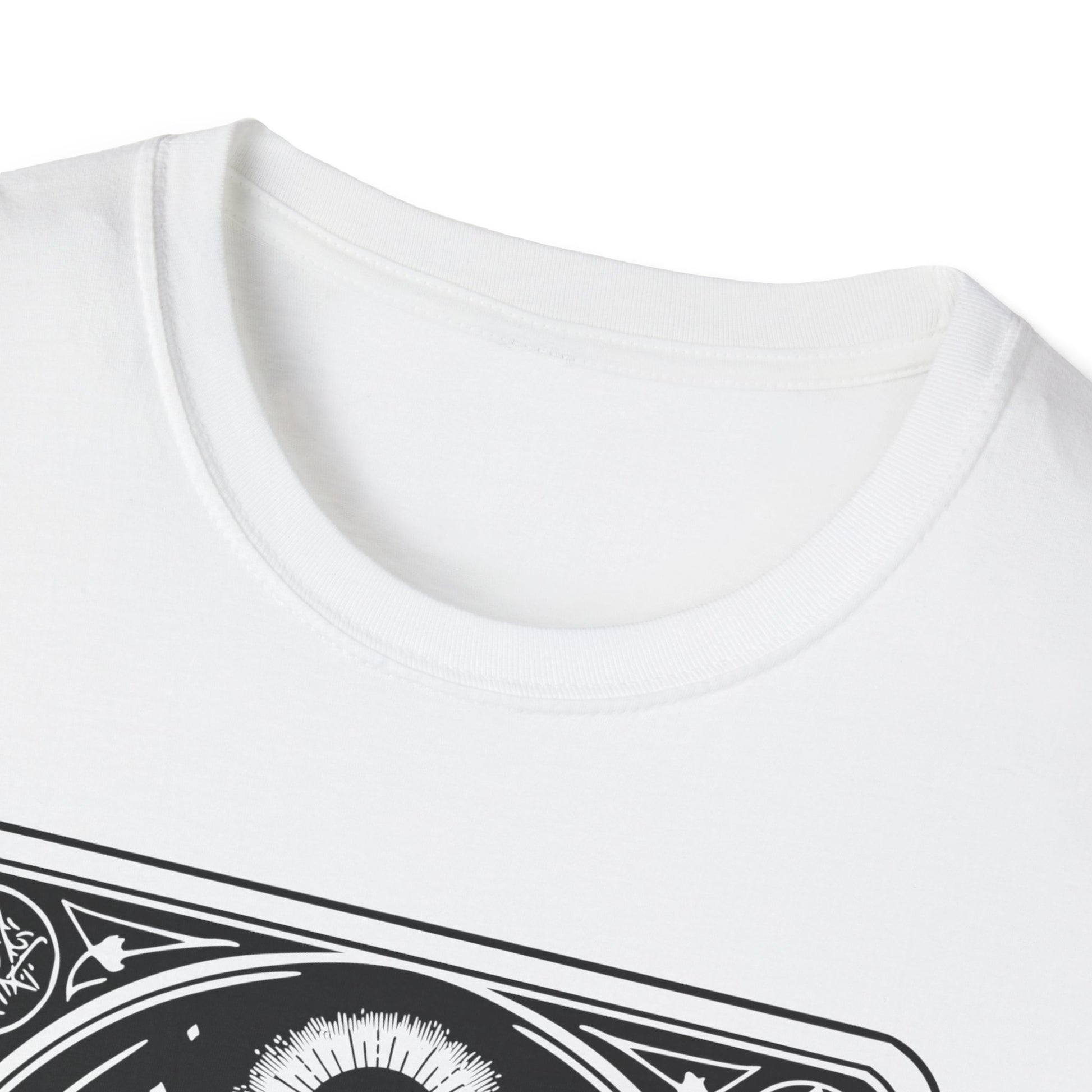 The Gamer Tarot T-Shirt – schwarzes Unisex Shirt mit Skelett-Hand, die einen Gaming Controller hält