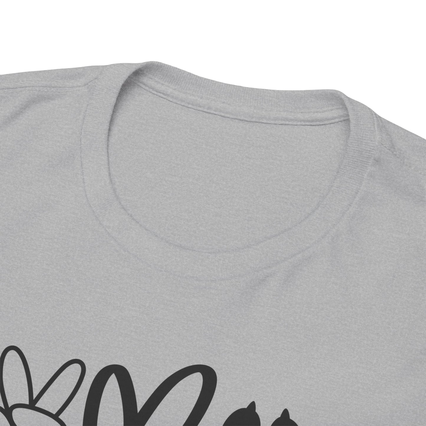 Frau trägt weißes Hunde Spruch T-Shirt „Peace Love Dogs“ – Unisex Baumwolle

Frau trägt graues Hunde T-Shirt mit Spruch „Peace Love Dogs“

Graues Hunde Sprüche T-Shirt „Peace Love Dogs“ auf Kleiderbügel

Weißes Hunde Spruch Shirt „Peace Love Dogs“ mit Herz & Pfote

Detailaufnahme Rundhals Baumwollshirt mit Hunde Spruch „Peace Love Dogs“

Größenübersicht & Passform Beispiel für Unisex Hunde Shirt