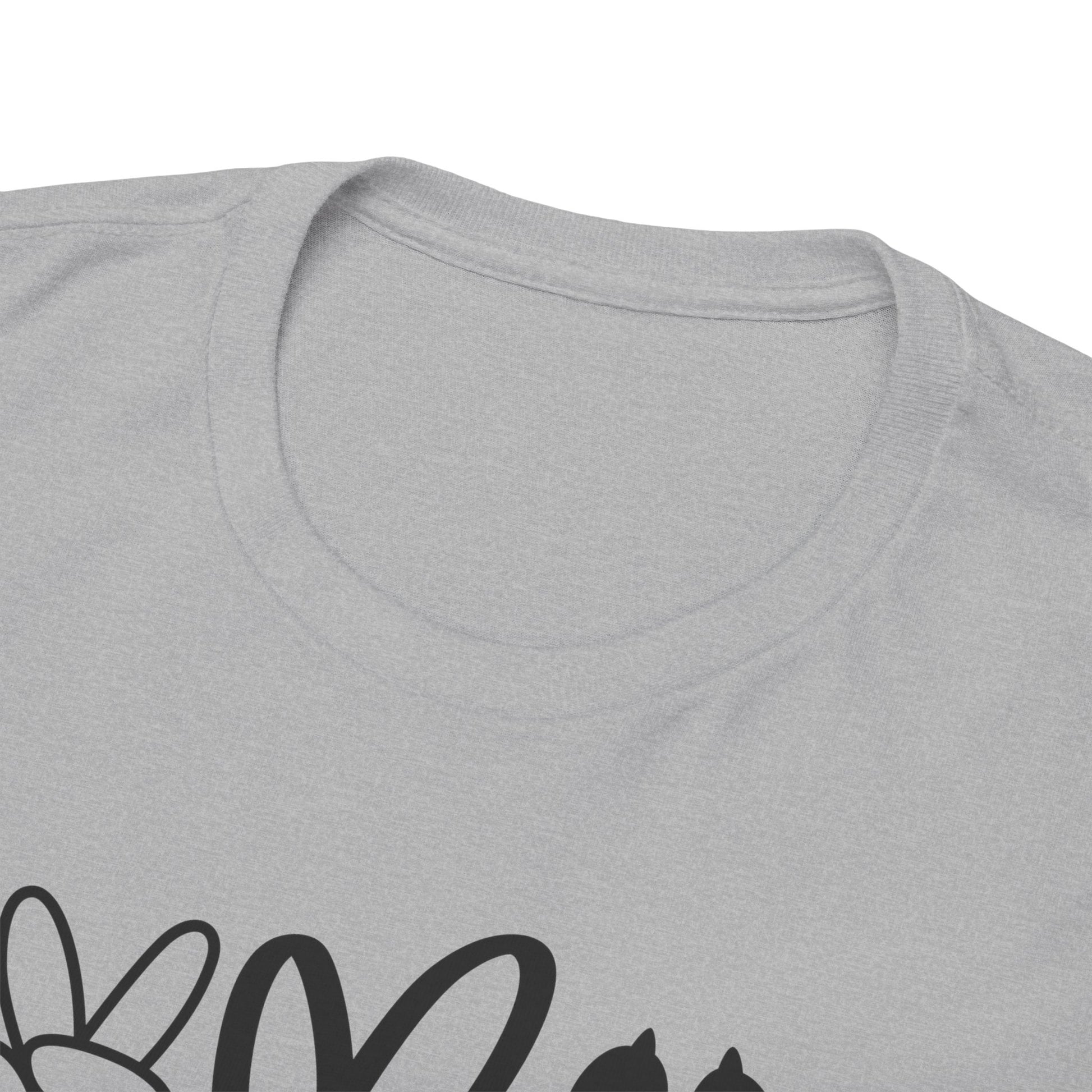 Frau trägt weißes Hunde Spruch T-Shirt „Peace Love Dogs“ – Unisex Baumwolle

Frau trägt graues Hunde T-Shirt mit Spruch „Peace Love Dogs“

Graues Hunde Sprüche T-Shirt „Peace Love Dogs“ auf Kleiderbügel

Weißes Hunde Spruch Shirt „Peace Love Dogs“ mit Herz & Pfote

Detailaufnahme Rundhals Baumwollshirt mit Hunde Spruch „Peace Love Dogs“

Größenübersicht & Passform Beispiel für Unisex Hunde Shirt