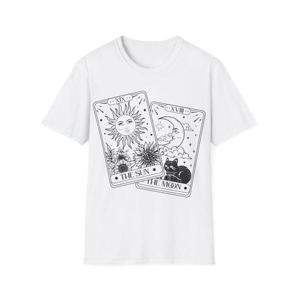 The Sun & Moon Tarot T-Shirt – Unisex Shirt mit mystischem Sonne-und-Mond-Motiv im Tarotkarten-Stil