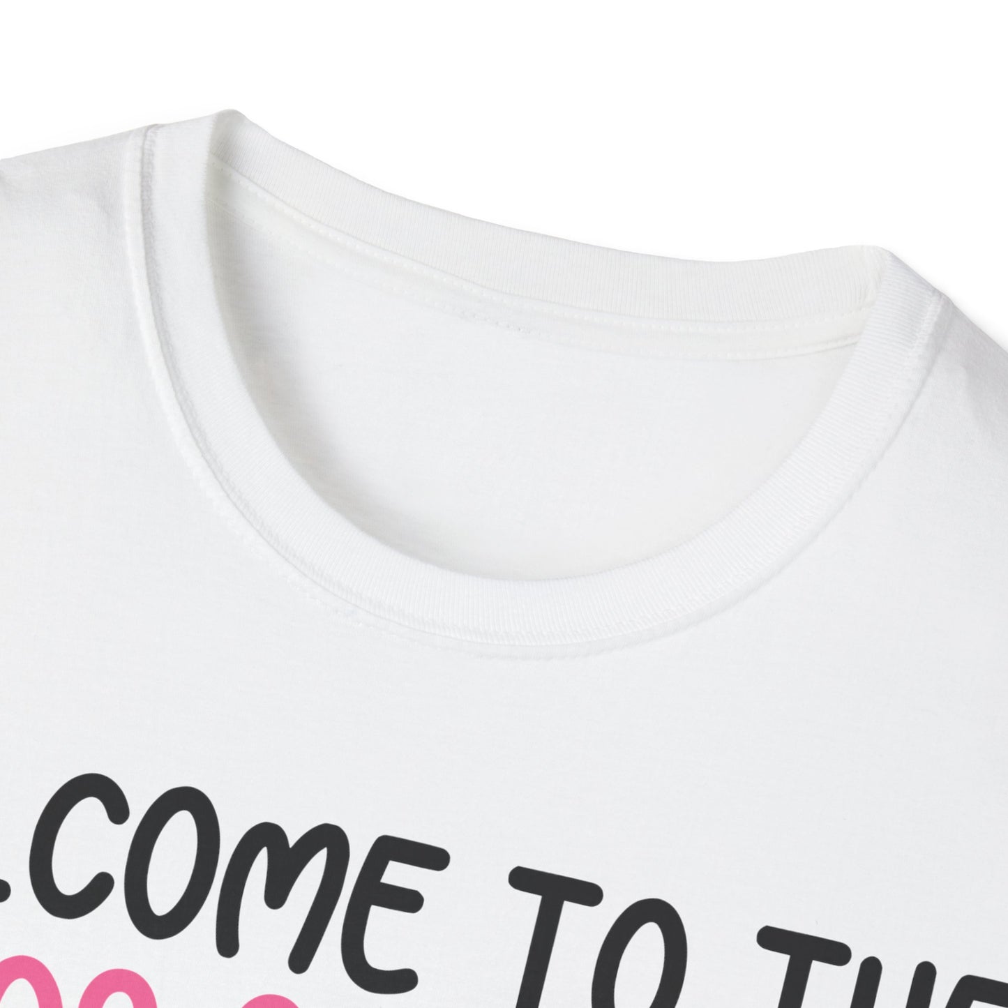 Damen T-Shirt mit Gans im pinken Bademantel und Spruch 'Welcome to the Chaos Show' – witziges Motiv für Frauen