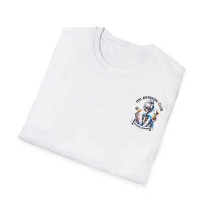 Unisex T-Shirt mit Aufdruck 'Day Drinking Club – Official Member' und Rückseite: Skelett-Dame mit zwei Cocktails