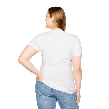 Frau trägt Shirt - Rüückenansicht ohne Motiv - weiß