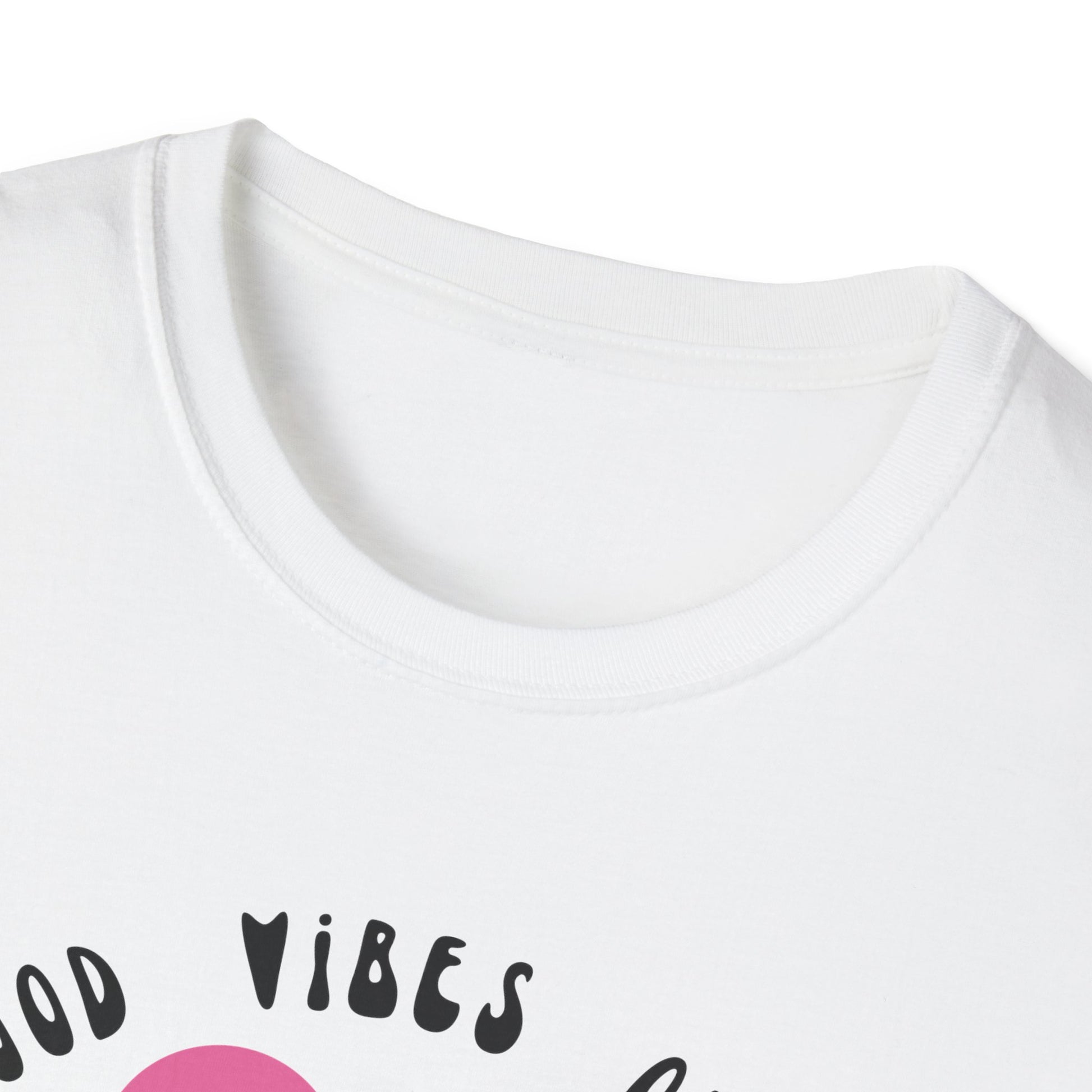 T-Shirt mit Spruch 'Good Vibes Only' und Smiley für Frauen – positives Sommer-Shirt mit Statement