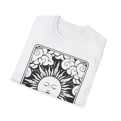 The Sun Tarot T-Shirt – Unisex Shirt mit mystischem Sonnenmotiv im Tarotkarten-Stil“
