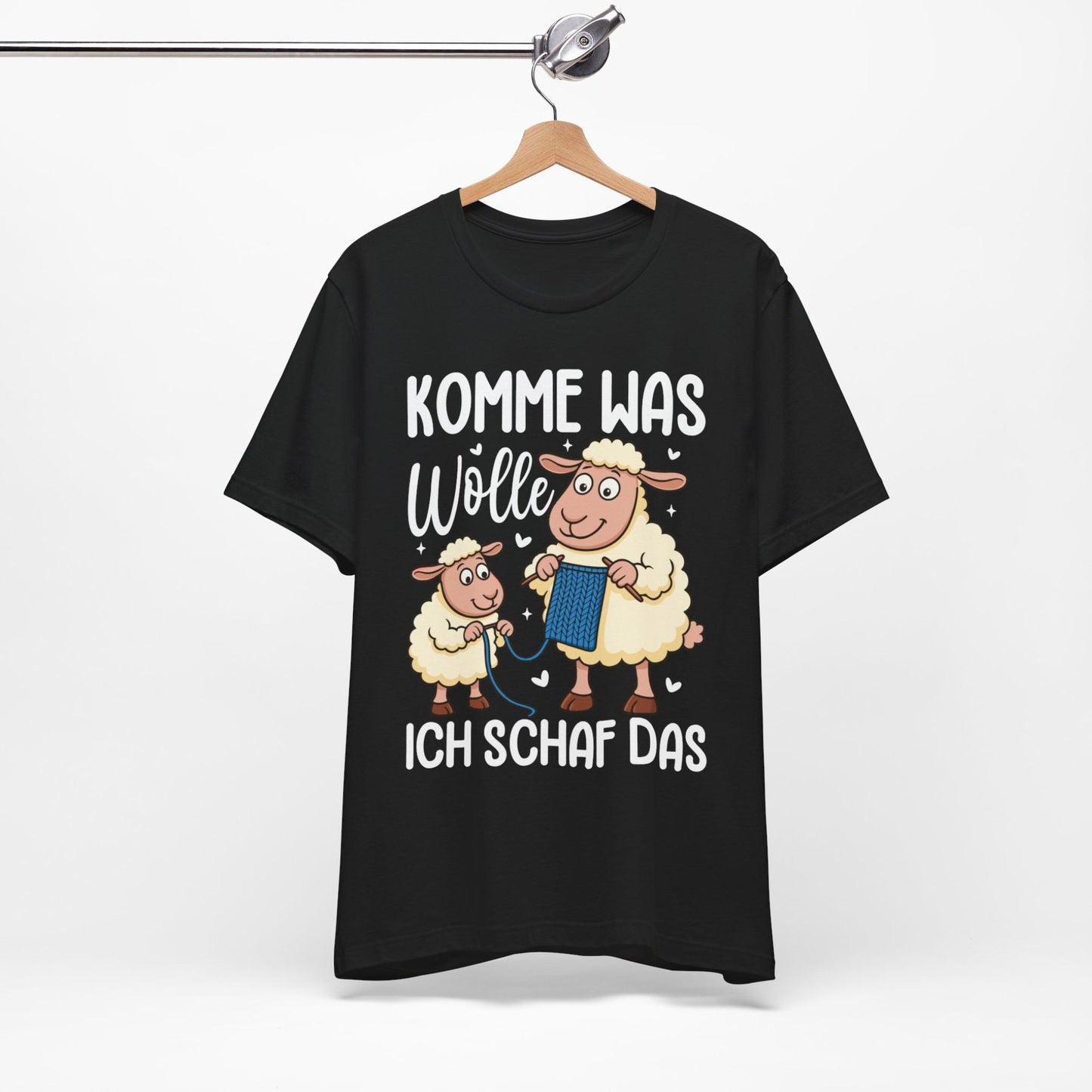 T-Shirt mit Spruch 'Komme was Wolle – Ich Schaf das' und zwei häkelnden Schafen – witziges DIY-Motiv