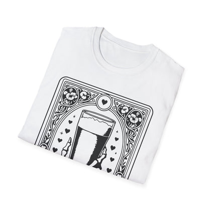 The Beer Tarot T-Shirt – weißes Unisex Shirt mit Skelett und Bierglas im mystischen Tarotkarten-Stil