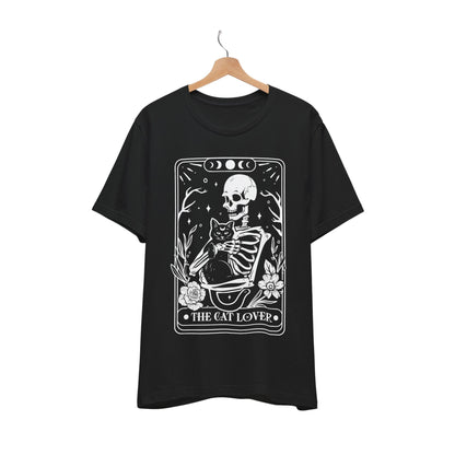 T-Shirt mit Skelett & Katze im Tarotkarten-Design – okkultes Cat Lover Shirt im Unisex Style