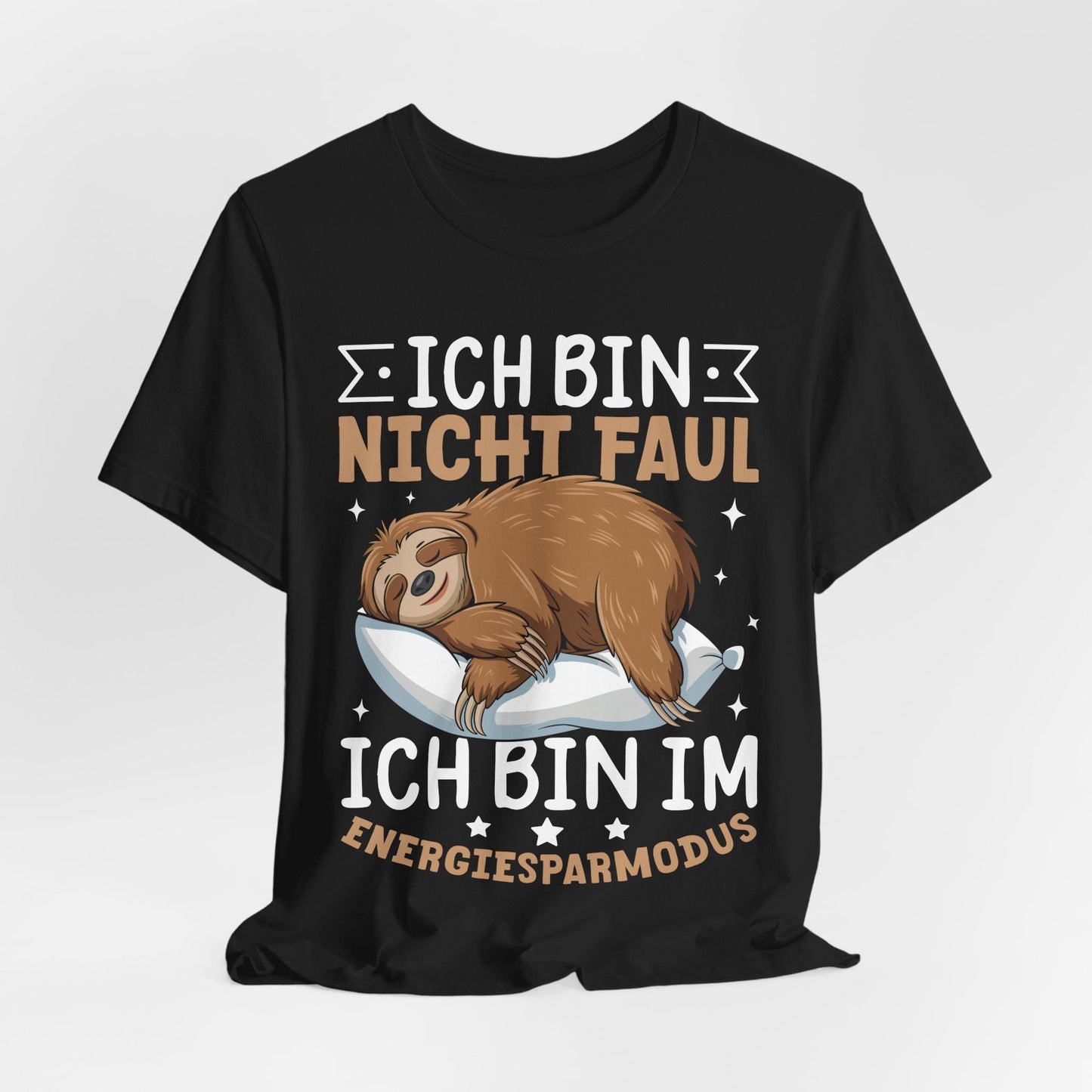T-Shirt mit Spruch 'Ich bin nicht faul – ich bin im Energiesparmodus' und schlafendem Faultier – witziges Chill-Outfit