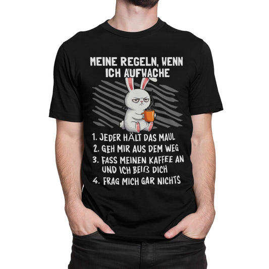 T-Shirt mit Spruch 'Meine Regeln, wenn ich aufwache' – Hasenmotiv mit Kaffeebecher – lustiges Morgenmuffel-Shirt