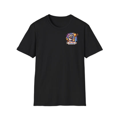 T-Shirt mit Spruch 'Dad Joke Champion' – Front- & Rückenprint mit Pokal und Waschbär – lustiges Vatertags-Shirt"