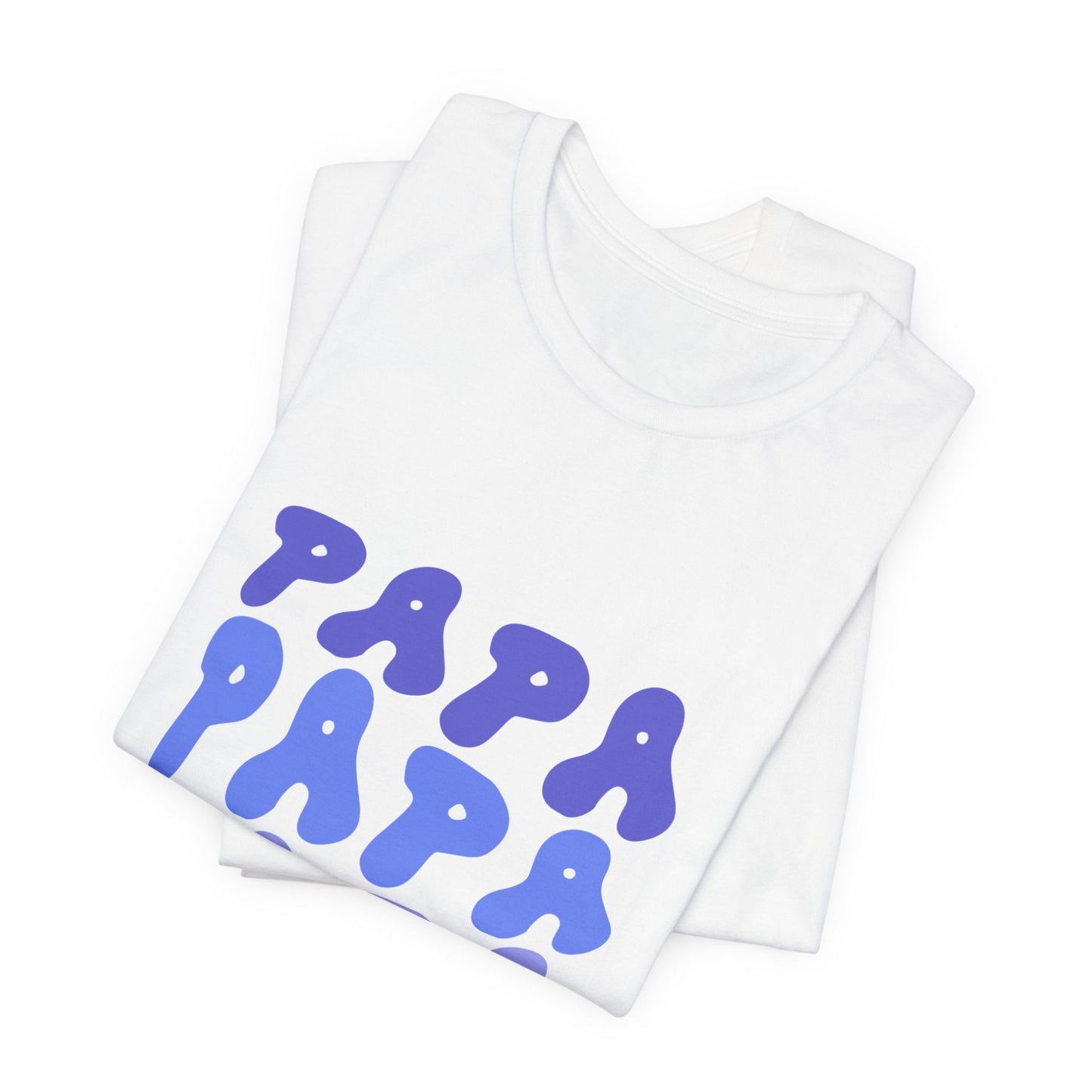 T-Shirt mit viermal Papa Schriftzug in geschwungener Schrift – Vatertagsgeschenk für Männer