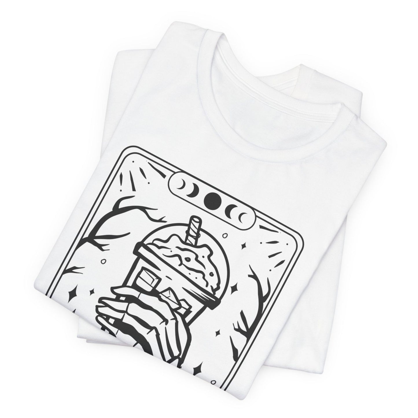 T-Shirt mit Tarot-Motiv 'The Iced Coffee' – lustiges Unisex Shirt im mystischen Stil für Kaffeeliebhaber