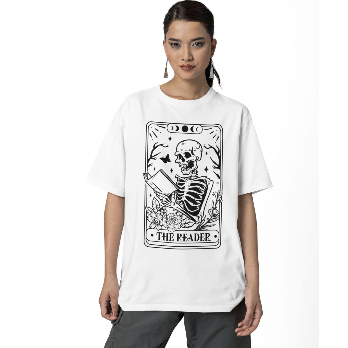 T-Shirt mit Tarotkarten-Motiv 'The Reader' – mystisches Shirt für Bücherfans, Leseratten & spirituelle Menschen"