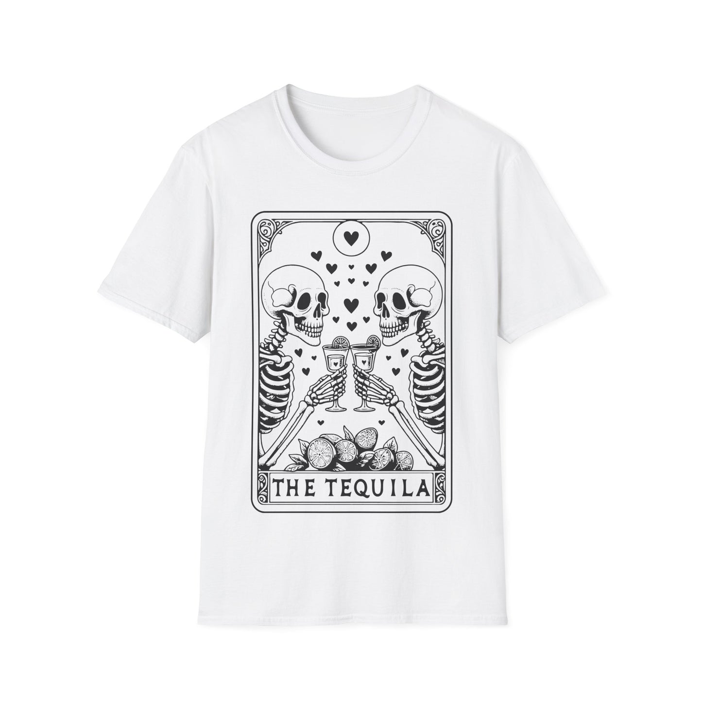 The Tequila Tarot T-Shirt – weißes Unisex Shirt mit zwei Skeletten, die mit Pinnchen anstoßen im Tarotkarten-Stil
