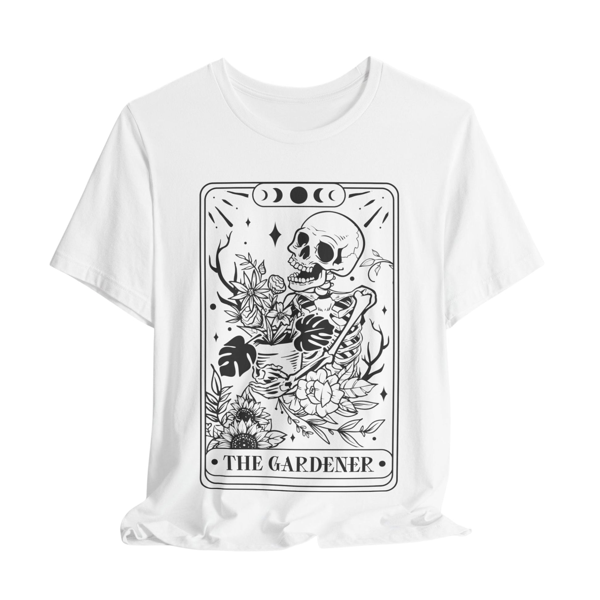 The Gardener T-Shirt – Unisex Tarot Design mit spiritueller Symbolik, grünlicher Print auf Bio-Baumwolle